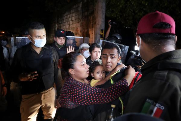 Autoridades disuelven  caravana de migrantes