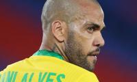 Alves está dispuesto a jugar en Boca Juniors