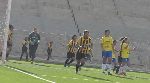 El fútbol femenino afronta una realidad cuesta arriba