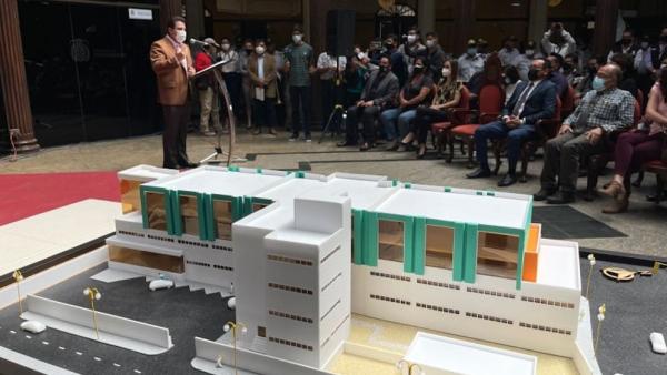 Alcalde presenta dos proyectos para construcción de hospitales