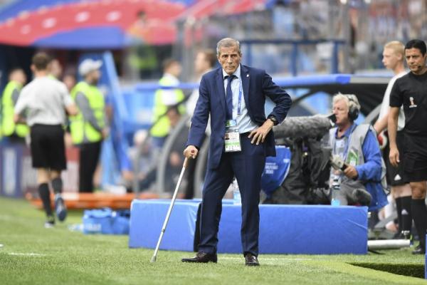 Tabárez podría dejar de ser DT de Uruguay