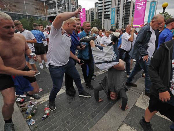 UEFA sanciona a Inglaterra con un partido sin público