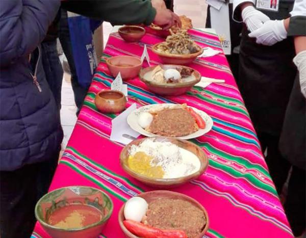 Municipio organiza feria  de comida típica alteña