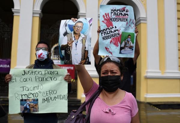 Hallan a periodista muerto  y con herida de disparo