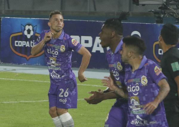 Real Potosí gana en la agonía a Palmaflor