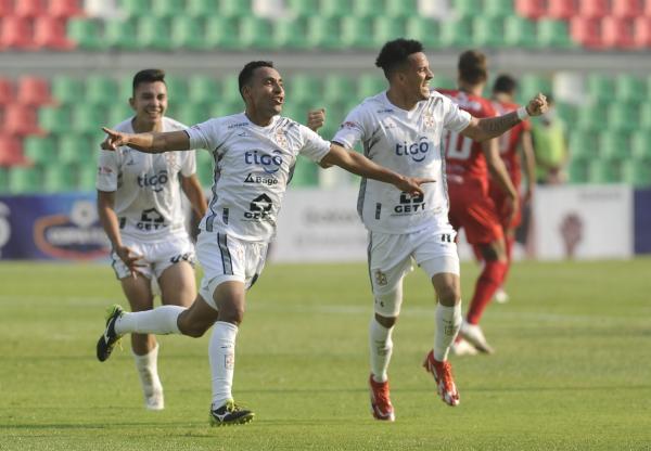 Real Santa Cruz se alista para sumar el domingo  ante Aurora en el valle