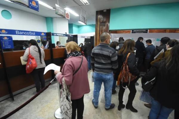 Atenderán hasta las 23.45 para pago de impuestos