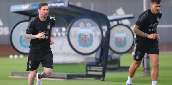 Messi aterriza en Argentina con buenas sensaciones