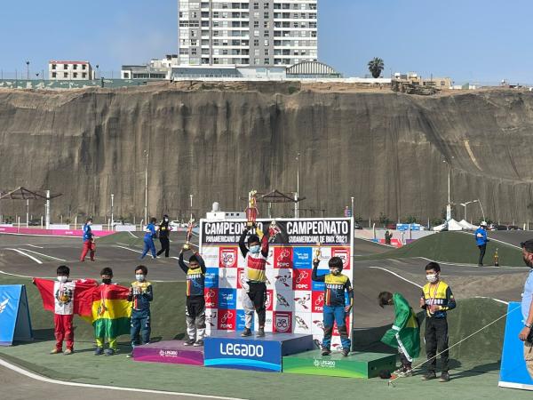 Ortiz y Pasquier ganan oro para Bolivia en el Sudamericano de BMX