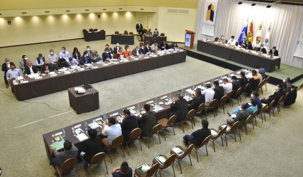 Congreso de la FBF aprueba adelantar elecciones para enero