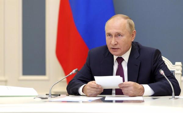 Vladimir Putin recibe tercera  dosis contra coronavirus