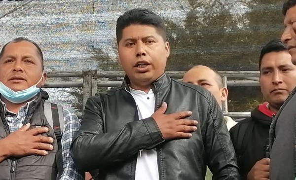 Adepcoca posesiona a Freddy  Machicado como presidente