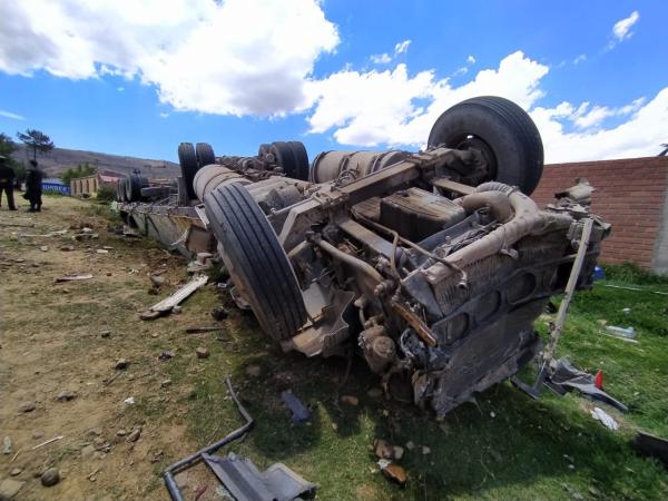 Bus se despeña  con saldo de  20 heridos