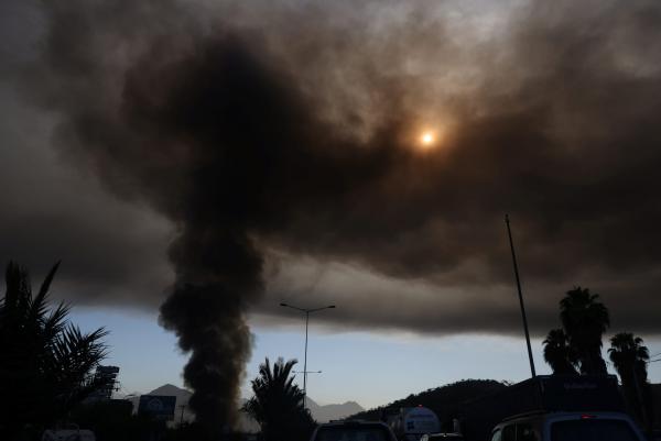 Nube gris se extiende  sobre capital chilena