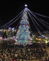 Árbol navideño de La Paz  mide 32 metros de alto