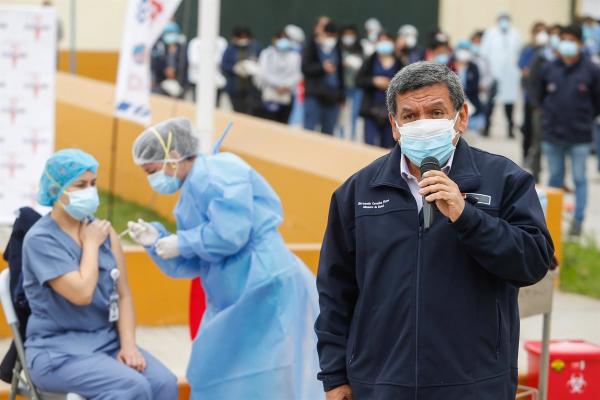 Perú anuncia toque de queda  en Navidad y Año Nuevo