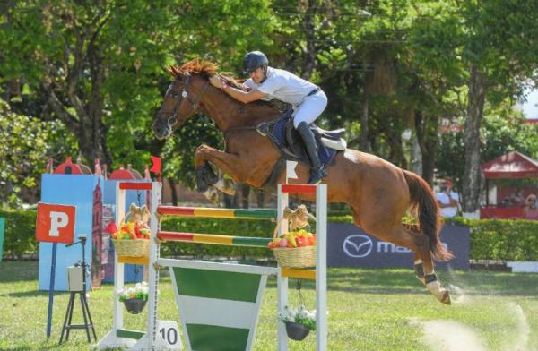 30 binomios en el Gran Premio Amandari