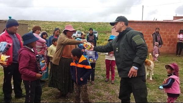 El “Matador”muestra su amor por los niños