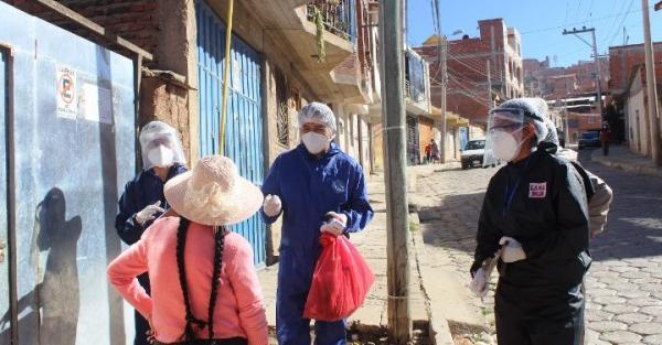 Alcalde anuncia vacunación casa por casa contra covid-19