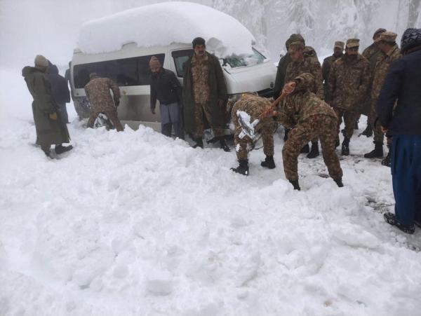 Nevada en Pakistán deja 22  muertos y miles de heridos