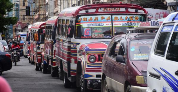 Alcaldía de Cochabamba socializa nuevas  determinaciones con transportistas