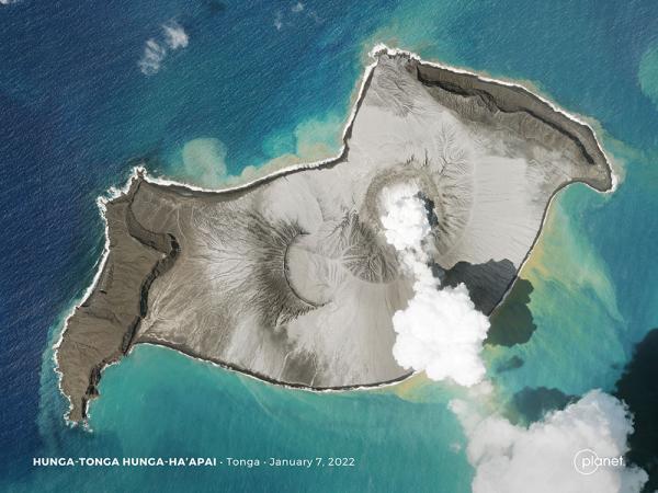 Se teme gran daño  por tsunami en Tonga