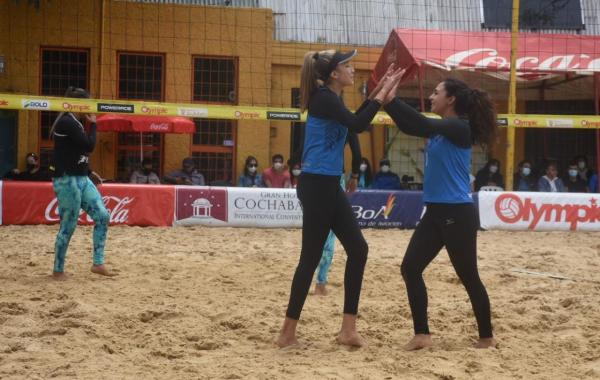 Arnez y Toranzo gana en Circuito de voley de playa