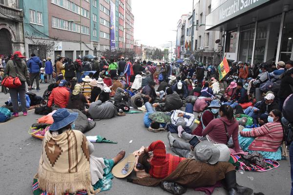 La Paz utilizada para presionar por conflicto de comerciantes