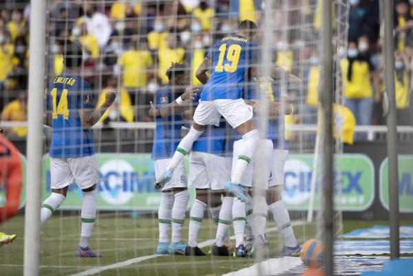 Ecuador no le gana a  Brasil gracias al VAR