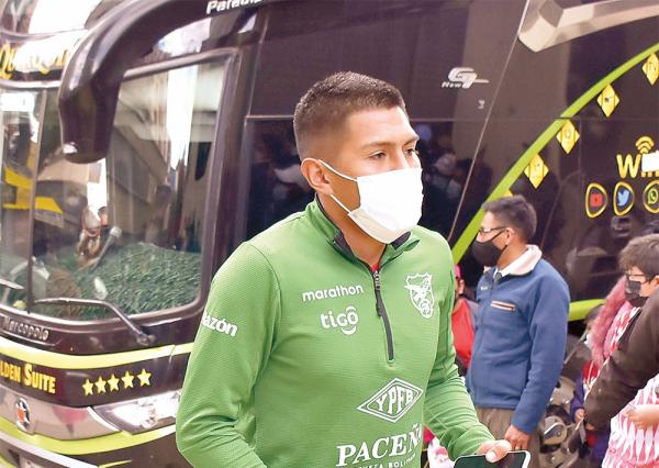 Del avión al bus: la Verde llega en silencio