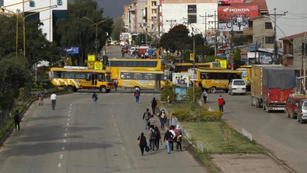 Cochabamba amanece  bloqueada por choferes