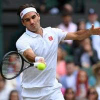 Federer analiza si volverá a jugar en abril o mayo