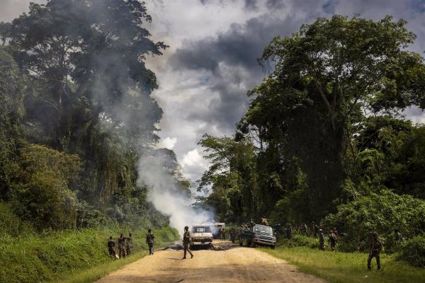 Seis heridos por explosión de  bomba frente a sede policial