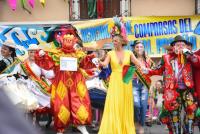 Reina del Carnaval cruceño  despertó al Pepino de La Paz