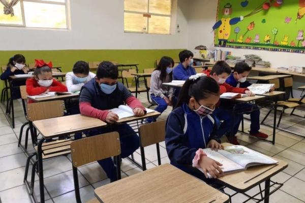 Servicios de Salud y Educación  analizarán vacunación y clases