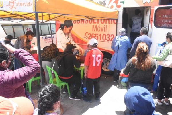 Campaña contra covid-19 vacunó más de 37 mil personas en un mes