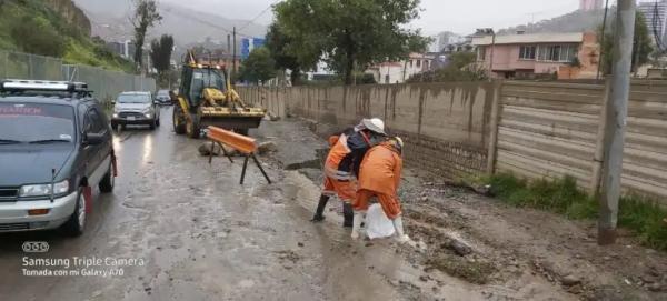 Crecida del río Huayñajahuira afecta parte de vía en zona Sur