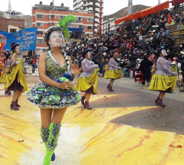 Festejos del carnaval desafían a pandemia del coronavirus