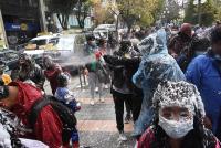 Cientos de niños y adolescentes en El Prado paceño