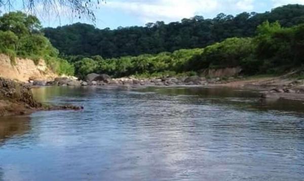 Rescatan cuerpo de menor que  se ahogó en río La Angostura