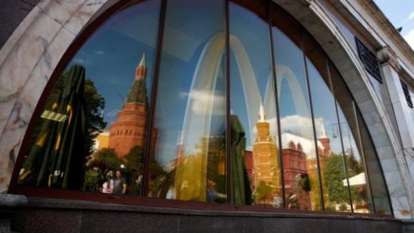 McDonald’s, Coca Cola y Starbucks  suspenderán sus operaciones en Moscú