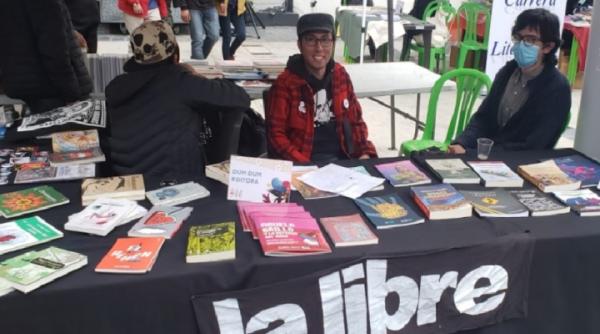 Se realiza feria de editores independientes “Enjambre de Libros” en Santa Cruz