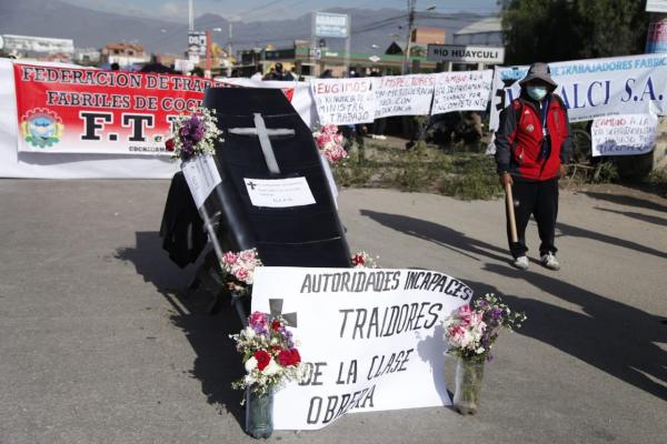 Cochabamba vivió jornada  de bloqueos contundentes