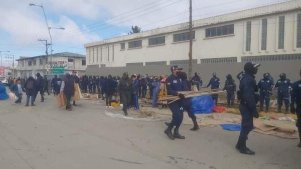 Gremialistas desalojados de Terminal Metropolitana