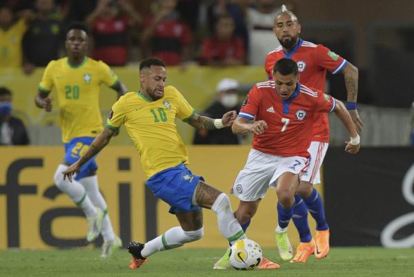 Neymar ovacionado,  Brasil golea a Chile