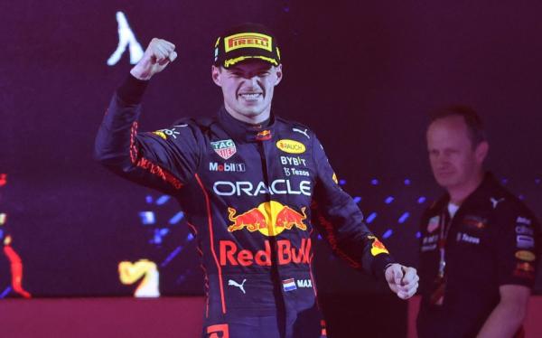 Verstappen le ganó la batalla  a Leclerc en Arabia Saudita