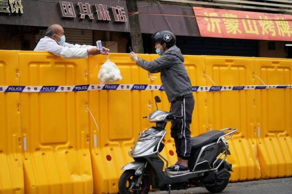 Casos de covid-19 aumentan  en un tercio en Shanghái