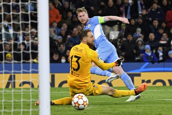 De Bruyne rompe el muro