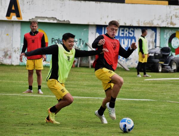 Ronald Crespo pone la vara más alta en la Copa