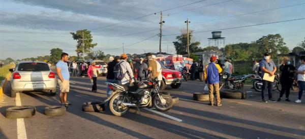 Santa Cruz aislada de occidente por bloqueos